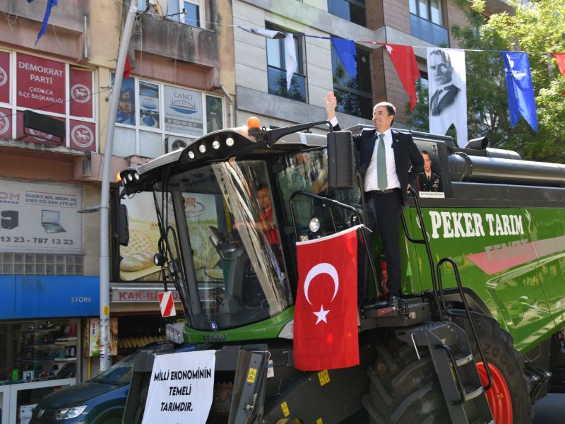 TOPRAĞA SEVDALI ÇİFTÇİLERİMİZİN GÜNÜ ETKİNLİKLERLE KUTLANDI